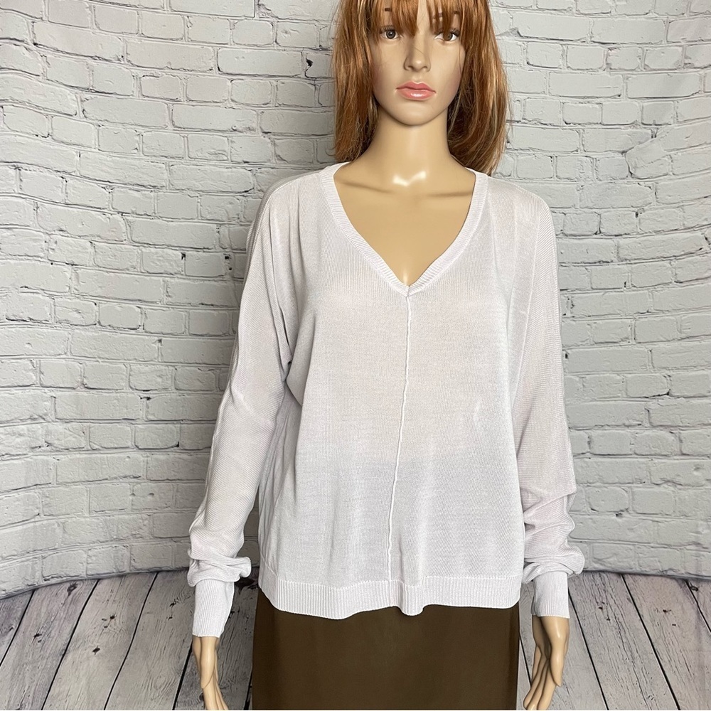 Brandy Melville Lilac V-Neck Sweater One Size Made in Italy